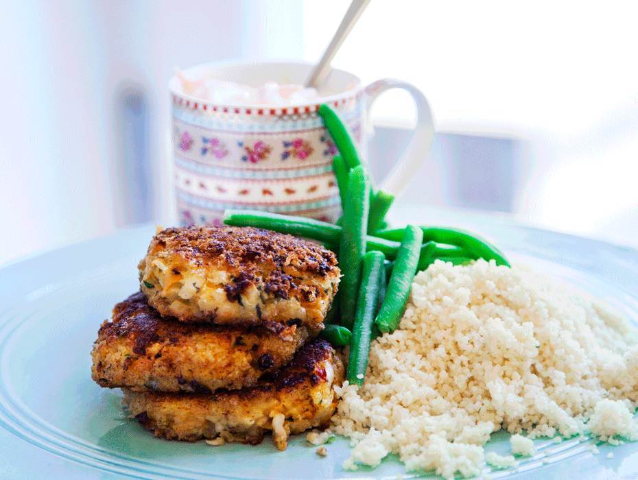 Halloumibiffar med morotsstzatziki och couscous