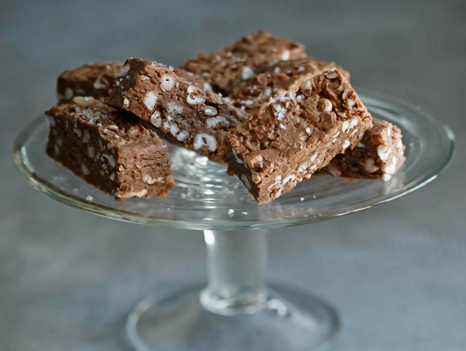 Havssalta choklad- och jordnötsbars