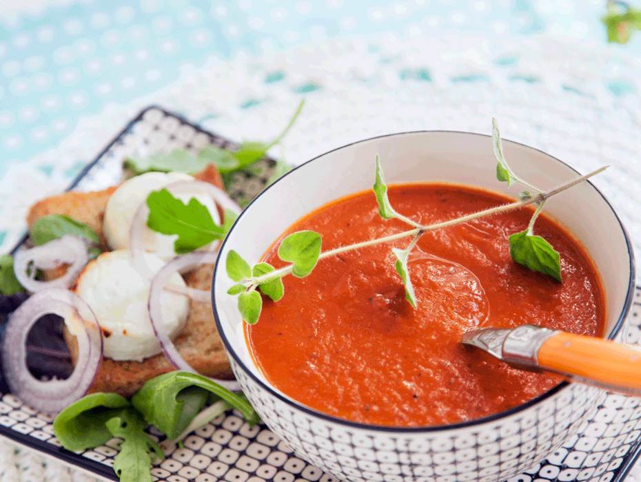 Italiensk tomatsoppa med chèvre chaud