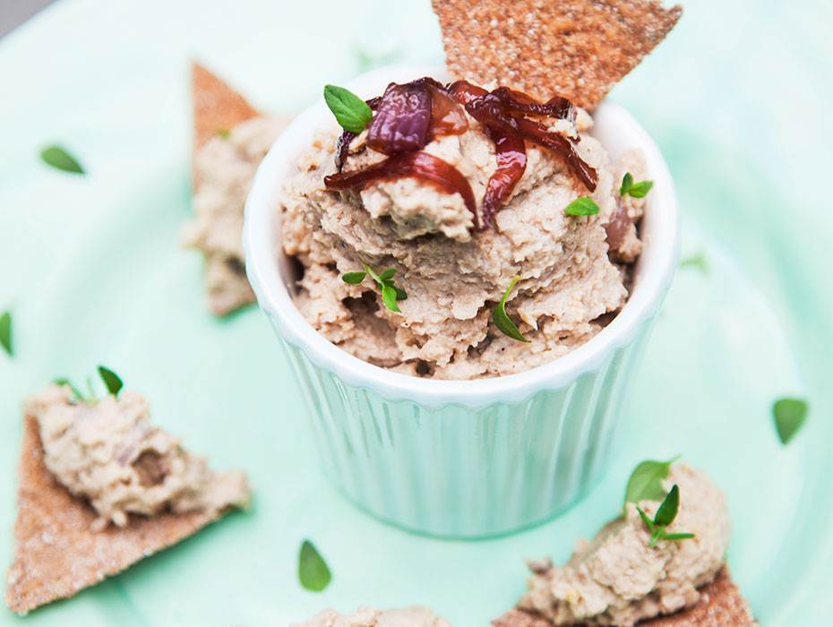 Karamelliserad rödlökshoummus