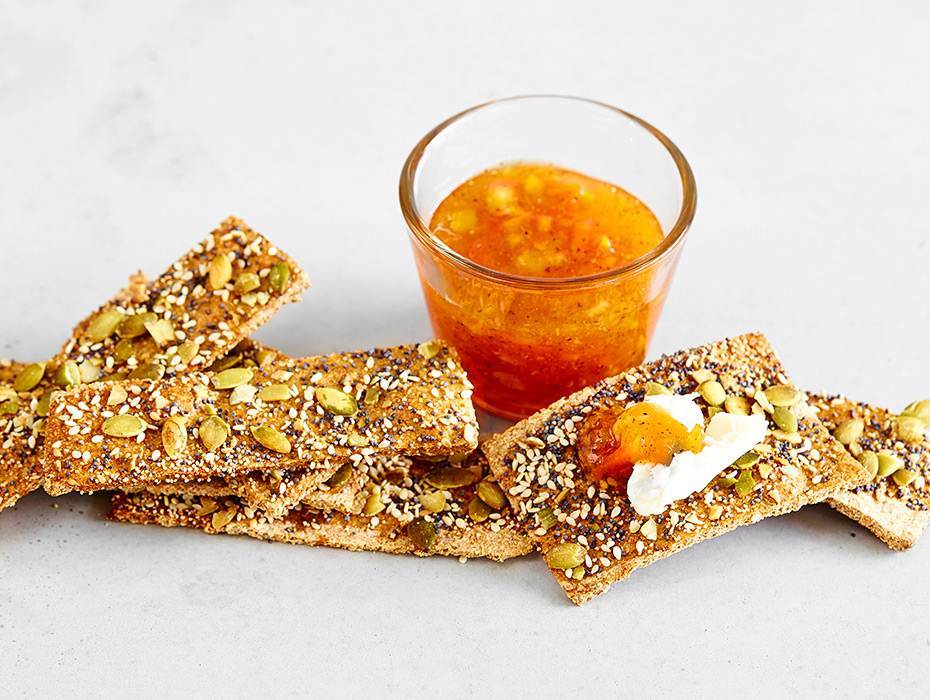 Lakritskryddat knäckebröd