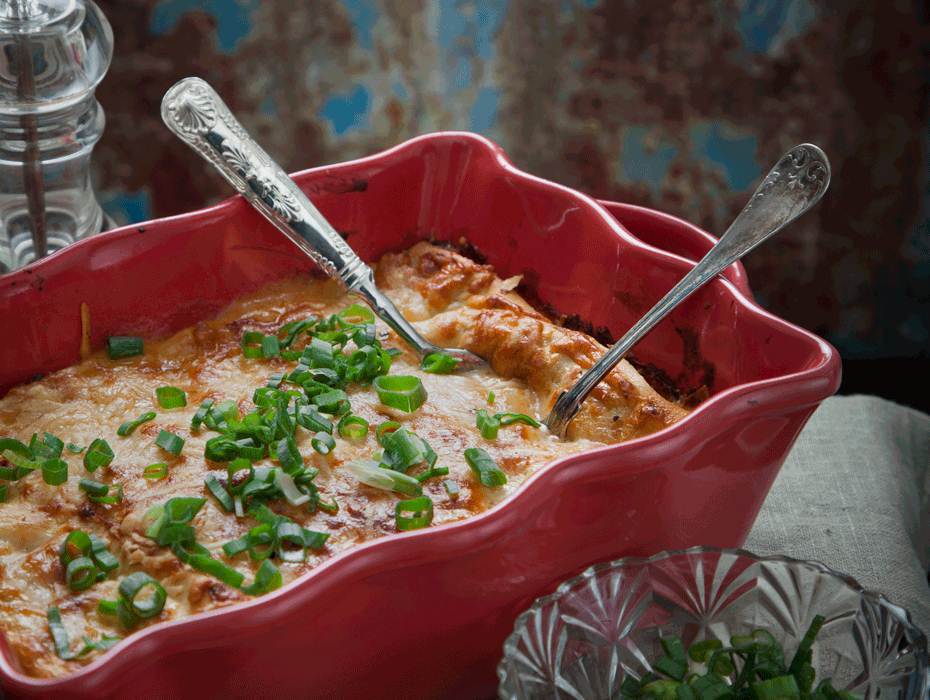 Krämig skaldjurslasagne med lax och grönsallad