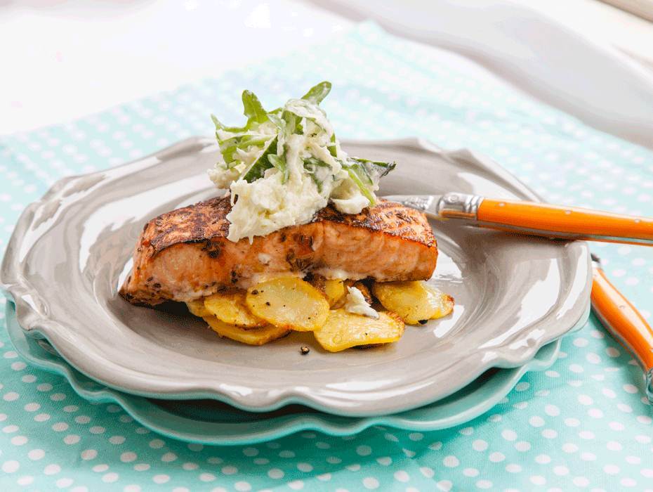 Kummin- och chilistekt lax med krämig äppelsallad