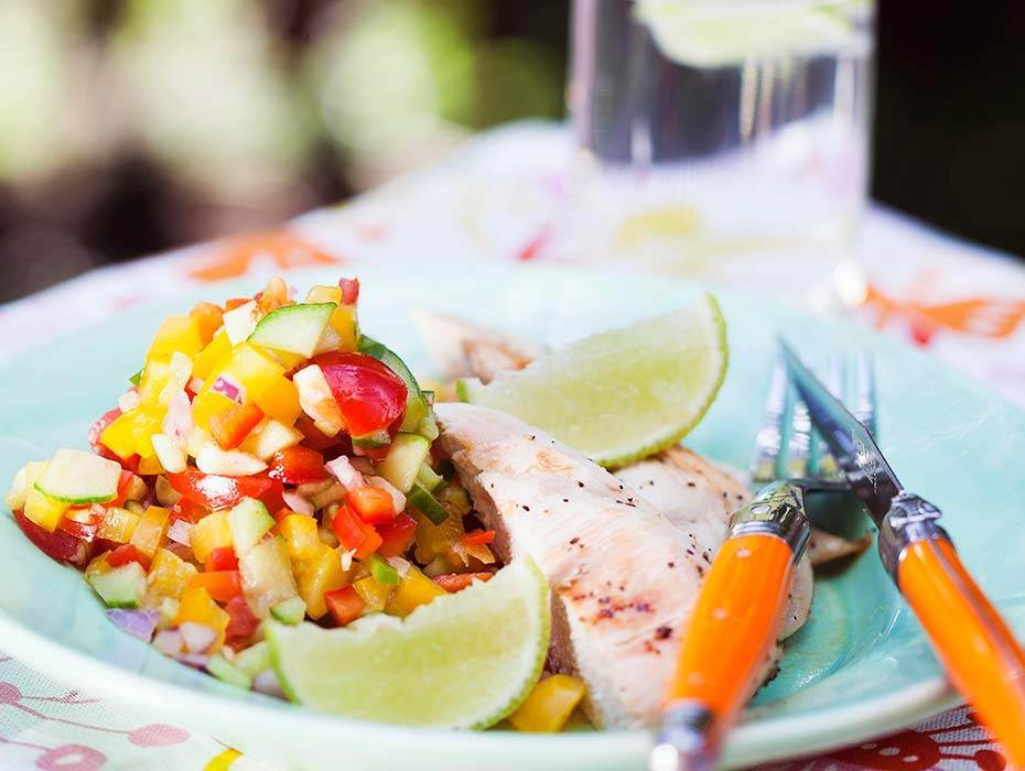 Kyckling med grönsakssalsa