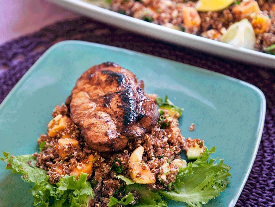 Soja- och honungsmarinerad fläskkarré med piffig mangosallad