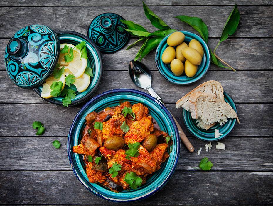 Marockansk fisktagine med saffran och gröna oliver