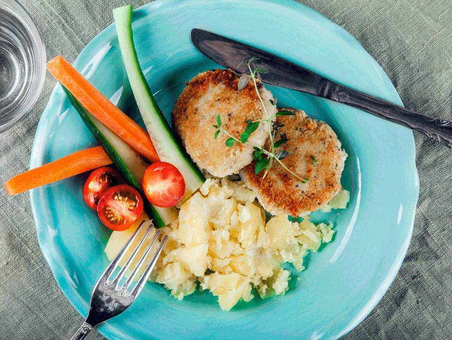 Örtiga fiskbiffar med krossad potatis