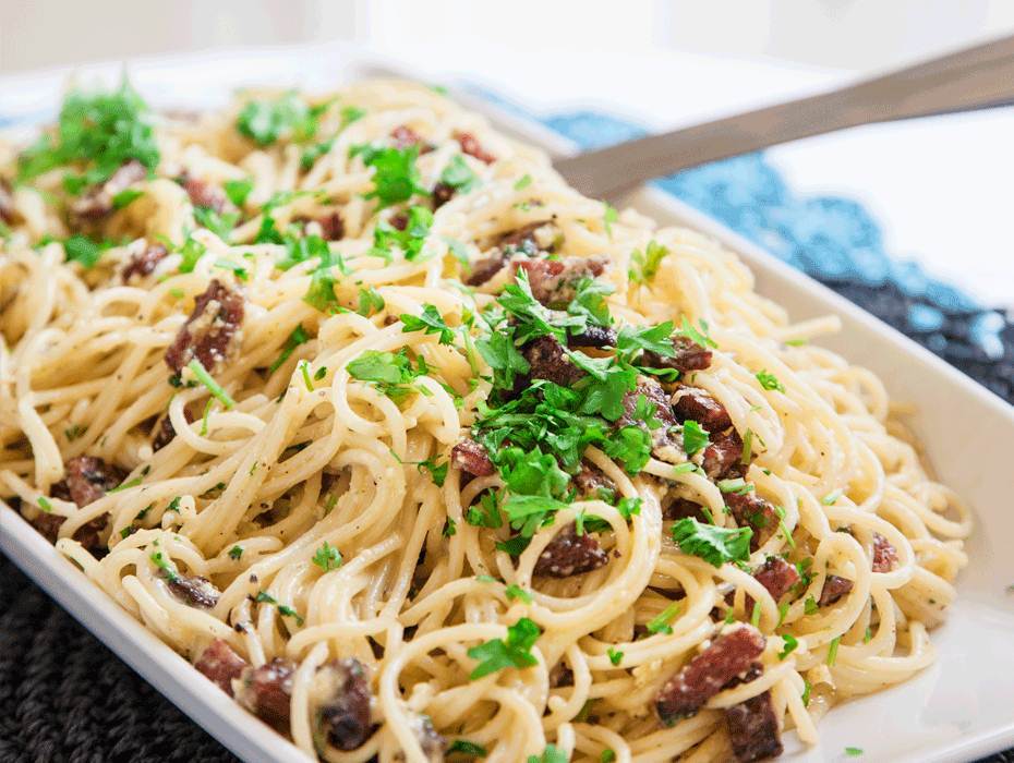 Pluras carbonara med salami
