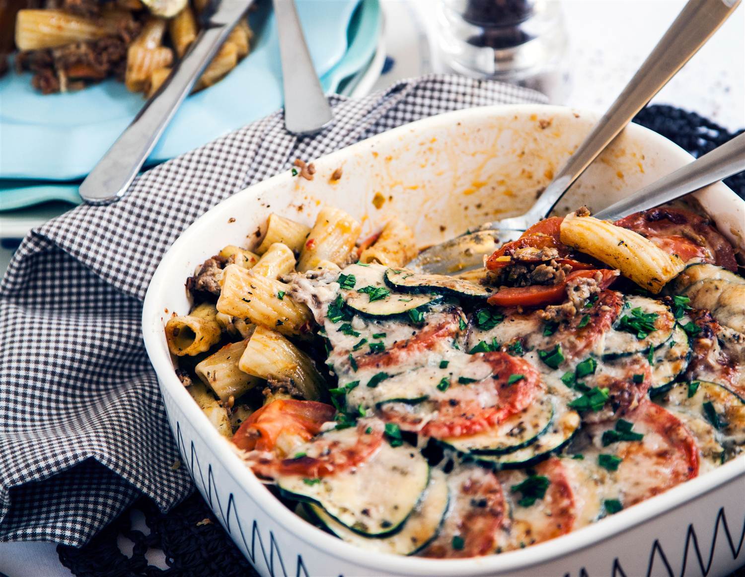 Provencalsk nötfärsgratäng med tomat och ost