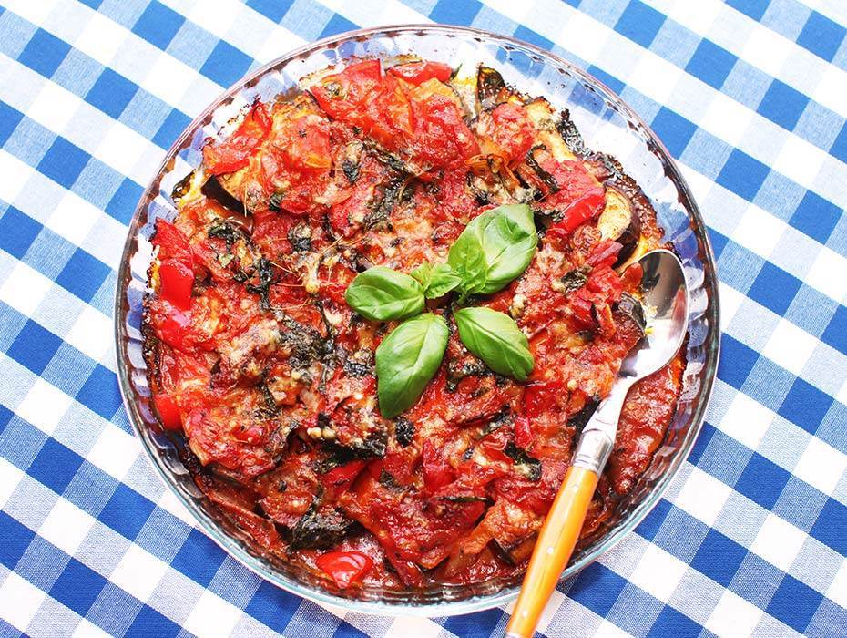 Quornfilé och rostad aubergine med tomat- och paprikatäcke