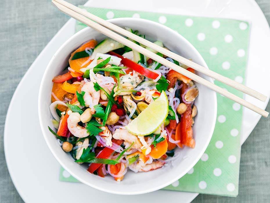 Skaldjurssallad med shiritakinudlar