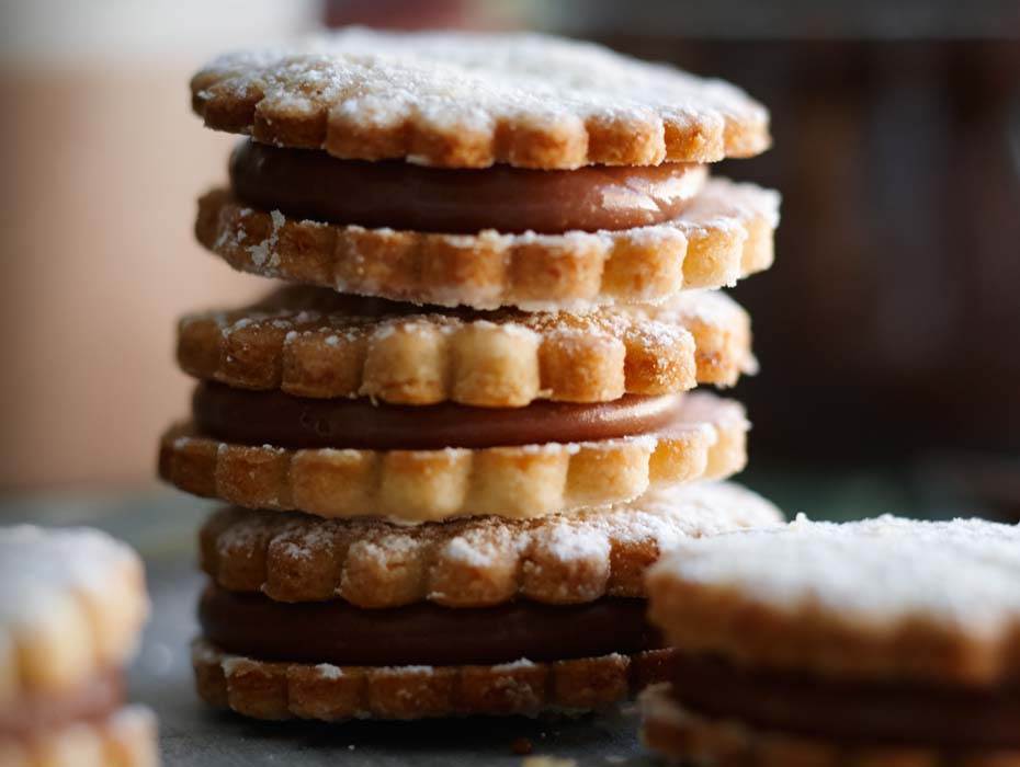 Små mandelkakor med cappuccinokräm