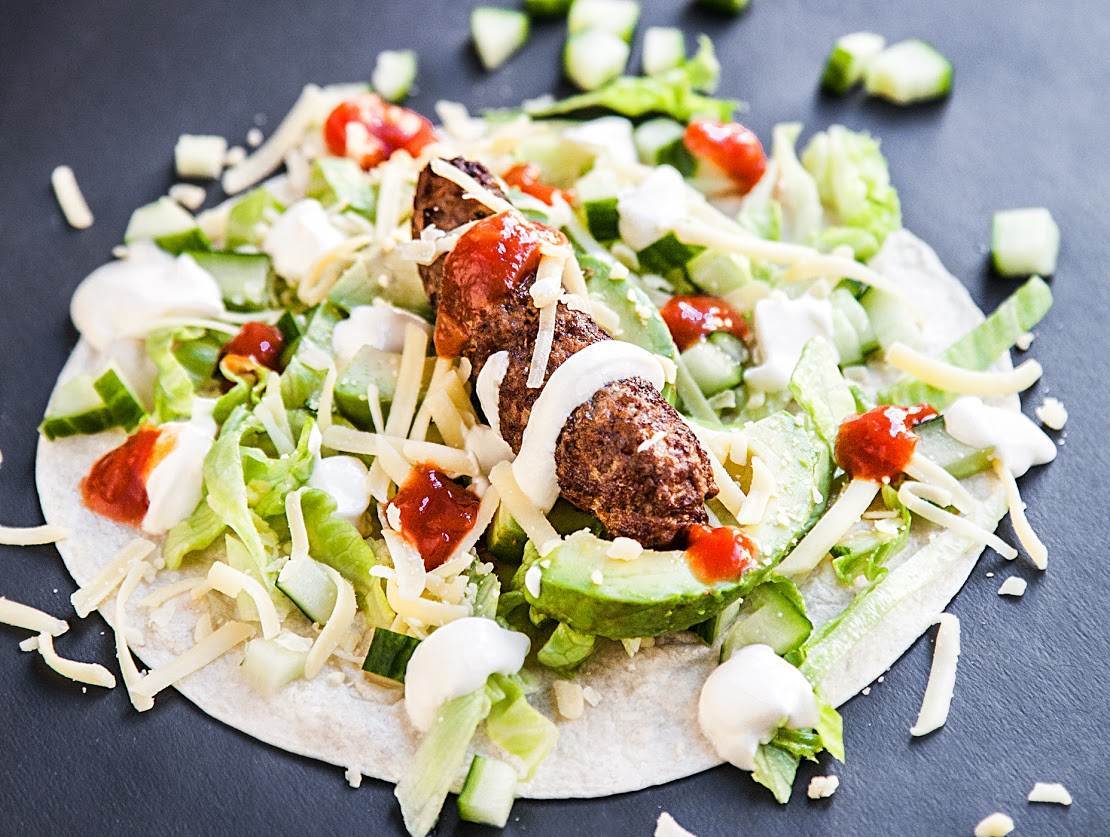 Texmexjärpar i wrap med salsa och avokado