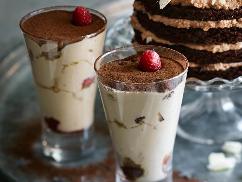 Tiramisu med rårörda hallon