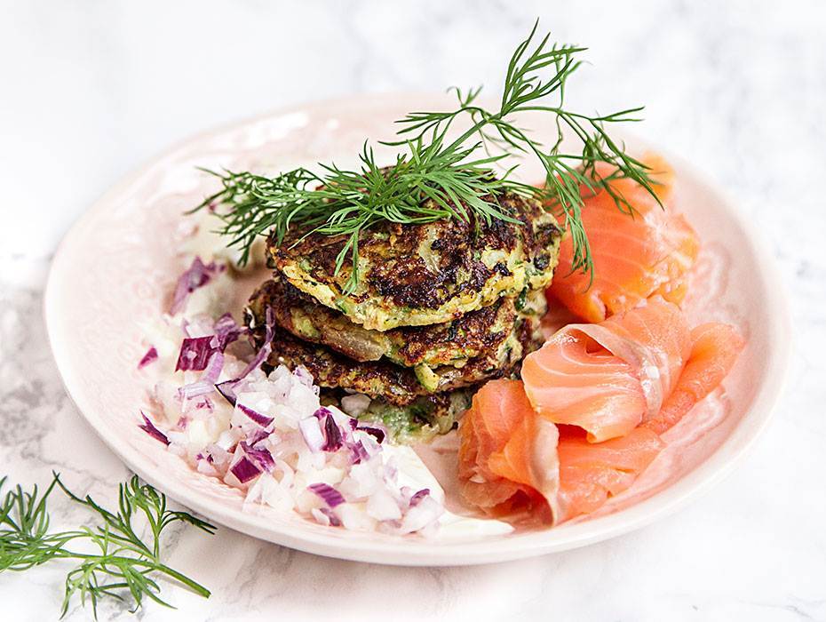 Zucchinibiffar med kallrökt lax