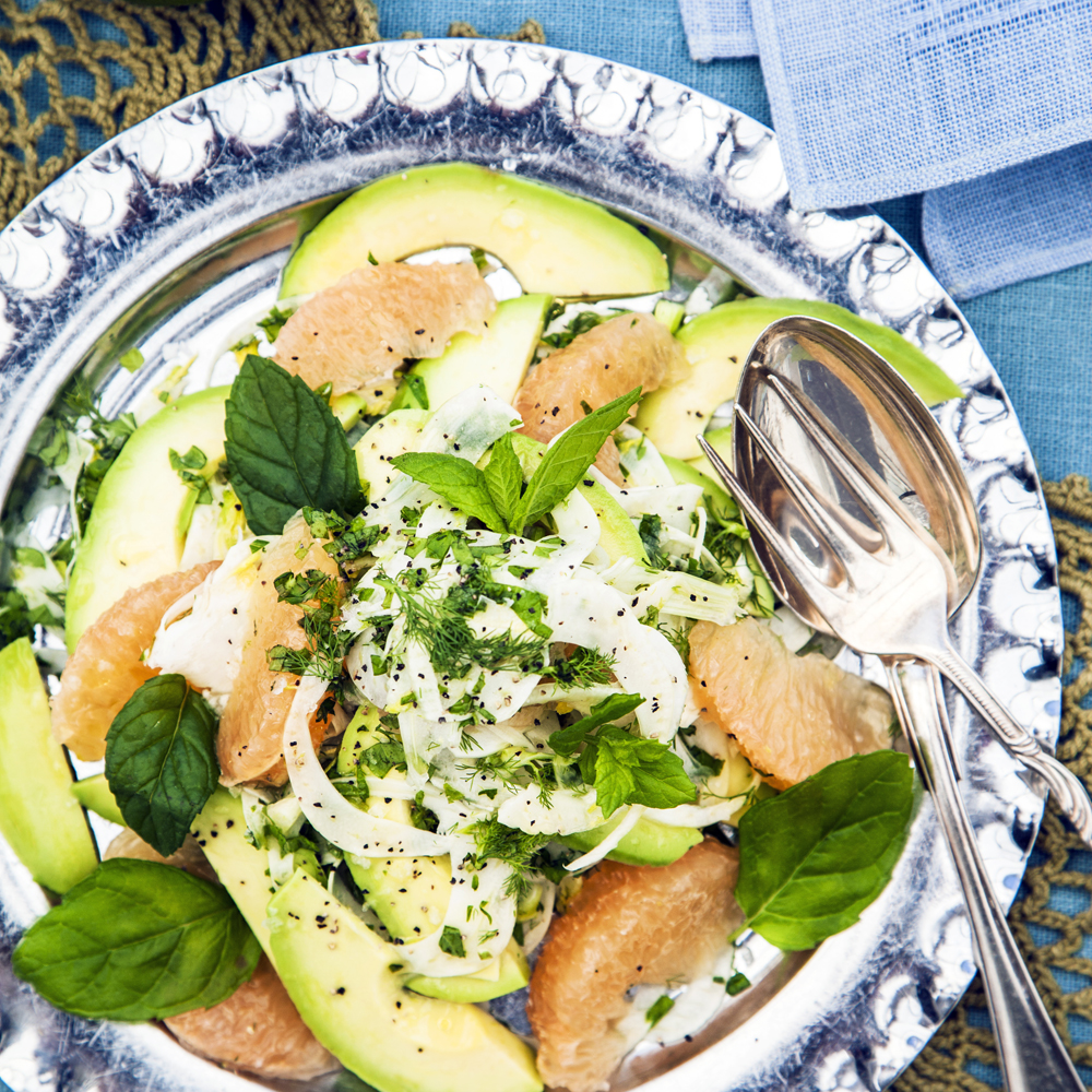 Avokado- och blodgrapessallad med mynta