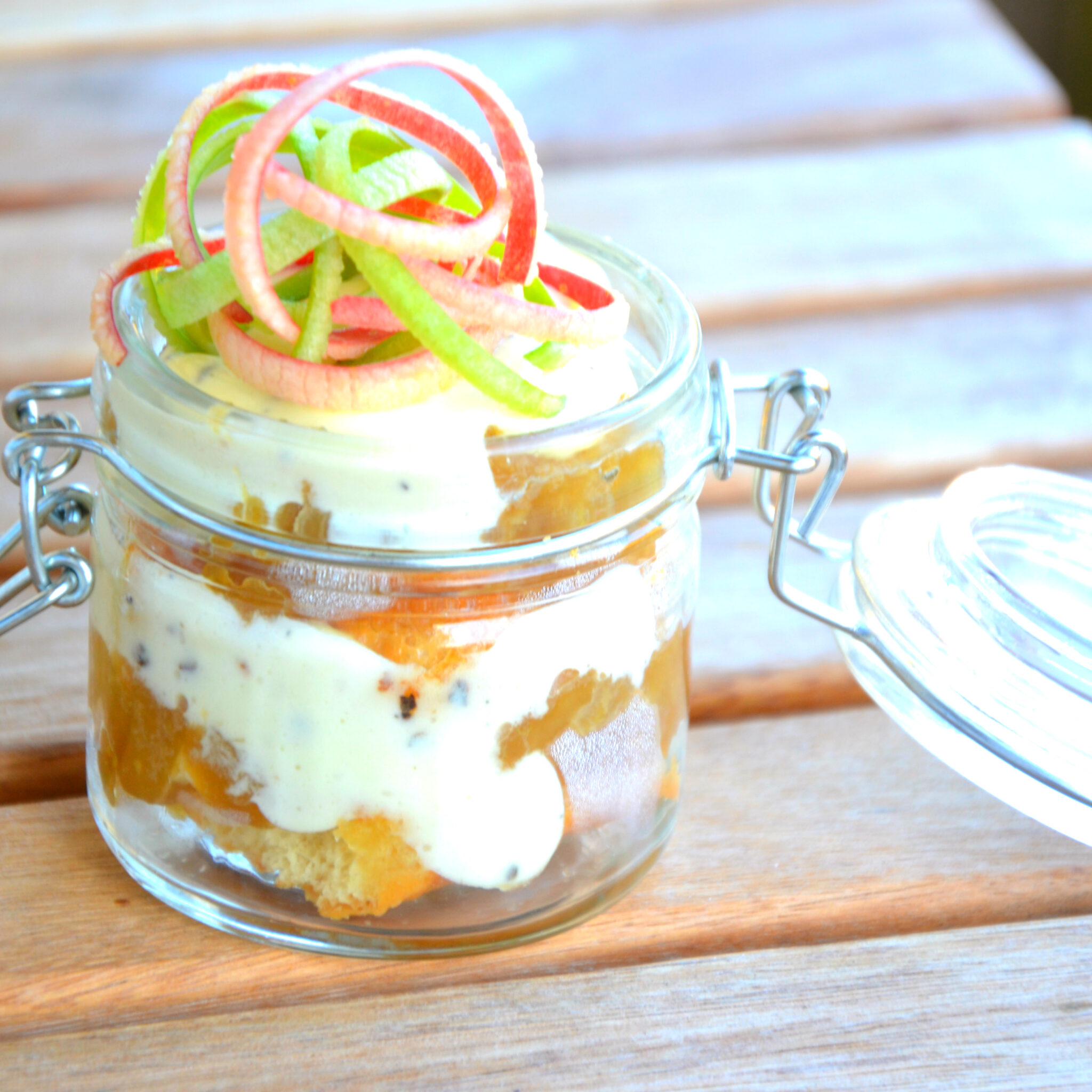 Tiramisu med äppelkompott och kardemummamascarpone