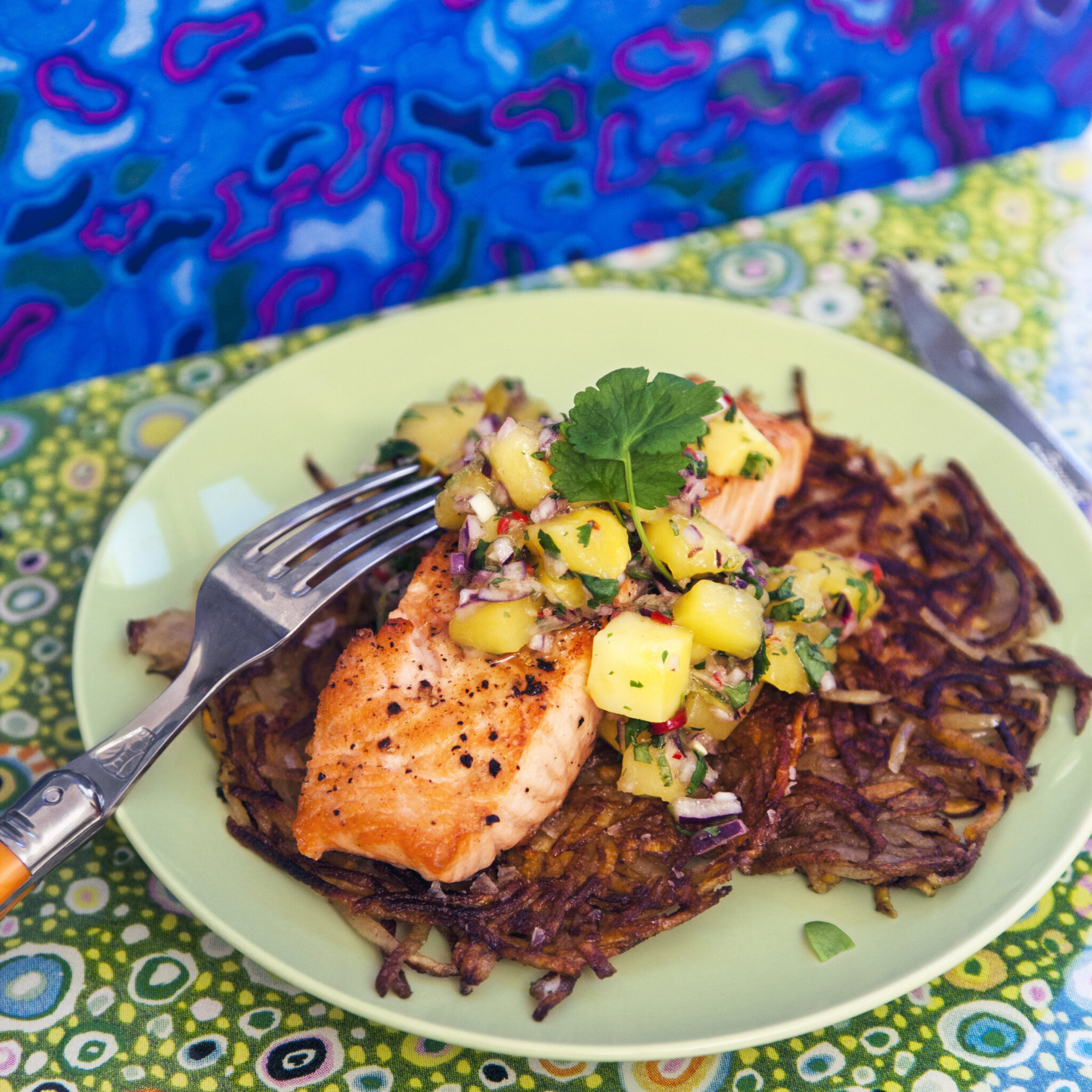 Lax med sötpotatisrösti och mangosalsa