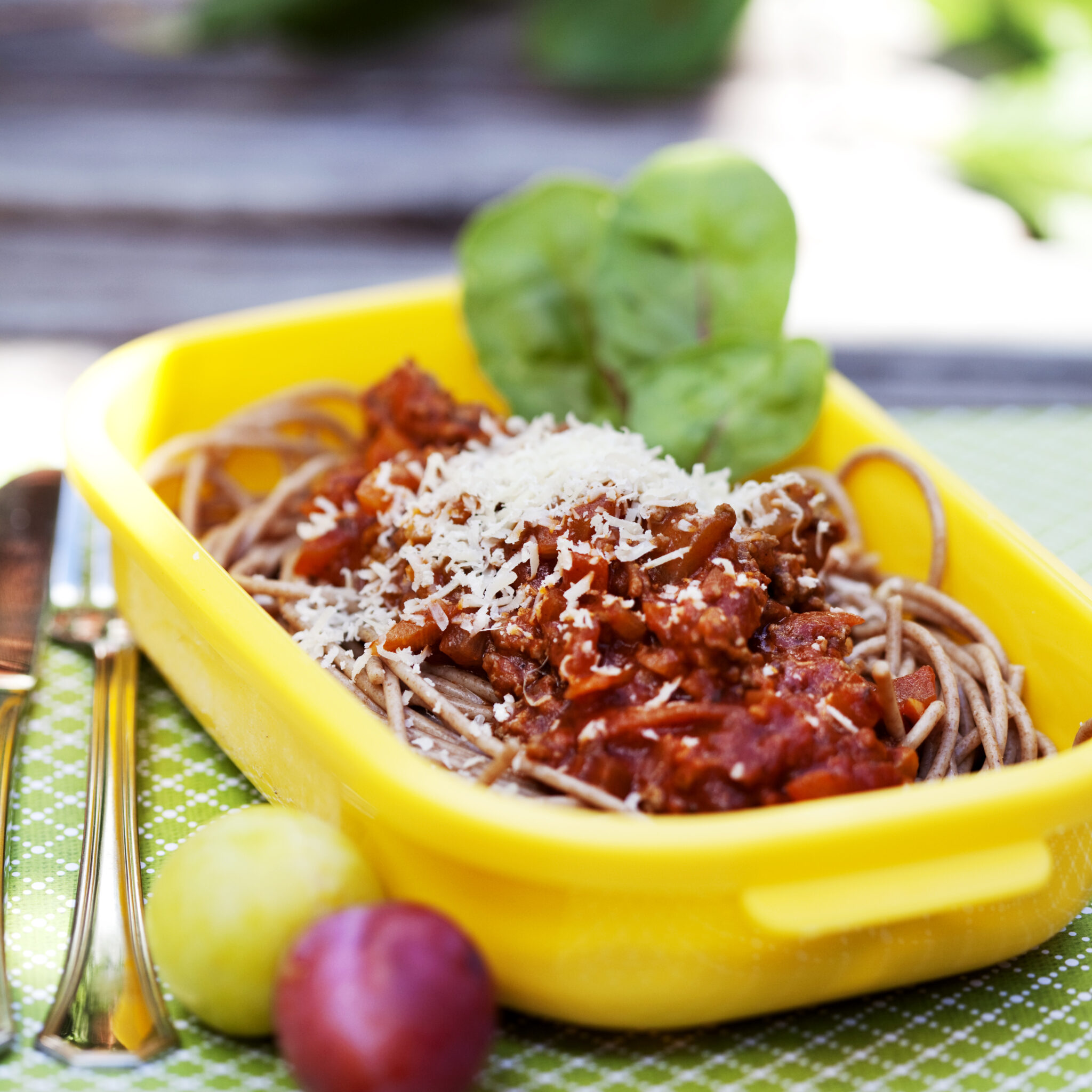 Dinkelpasta med vegetarisk färssås