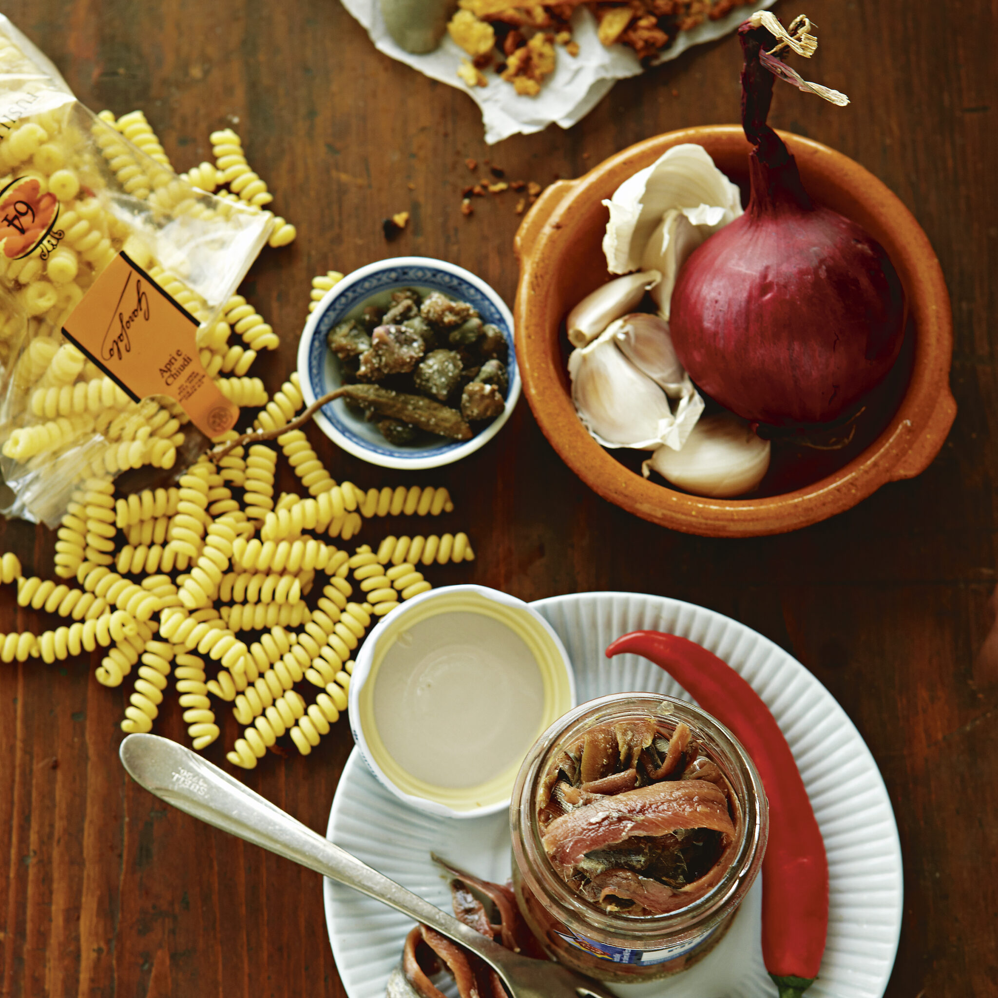 Fusilli bucati con acciughe