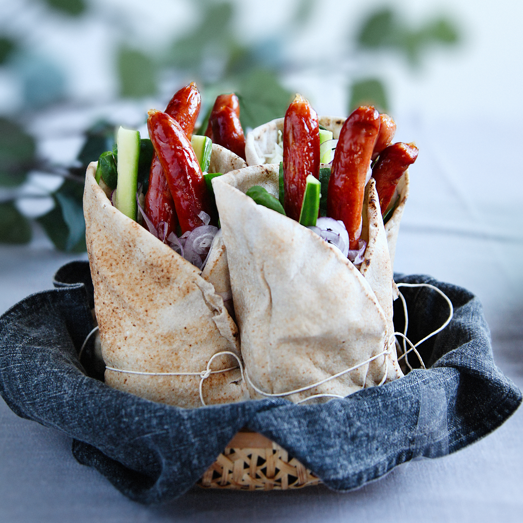 Wrap med vegokorv och fetaostmos