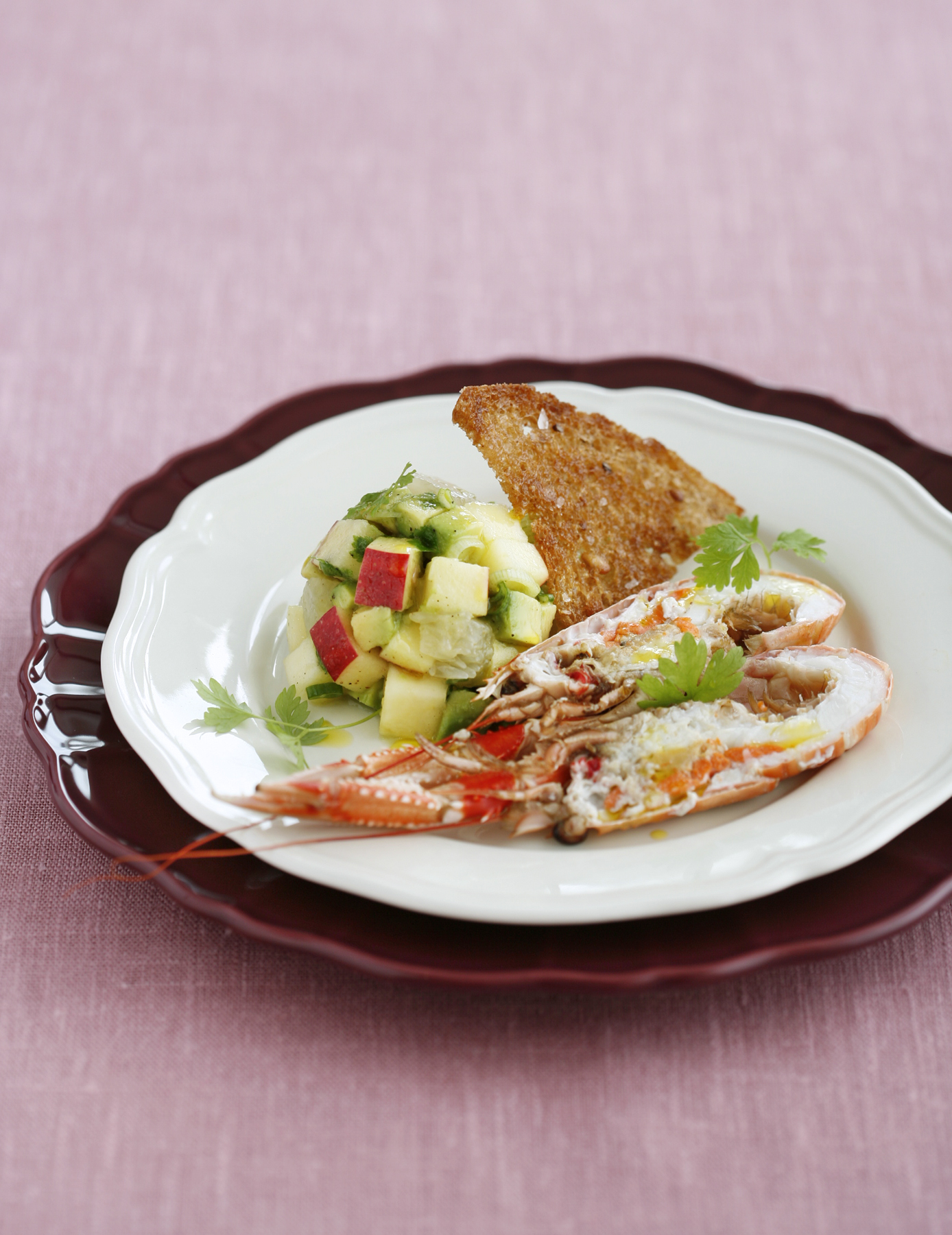 Havskräftor med pomelo, avokado äpple och kallpressad rapsolja