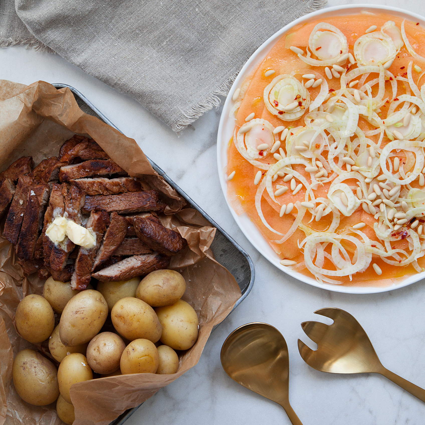 Grillad fläskkarré med melon- och fänkålscarpaccio