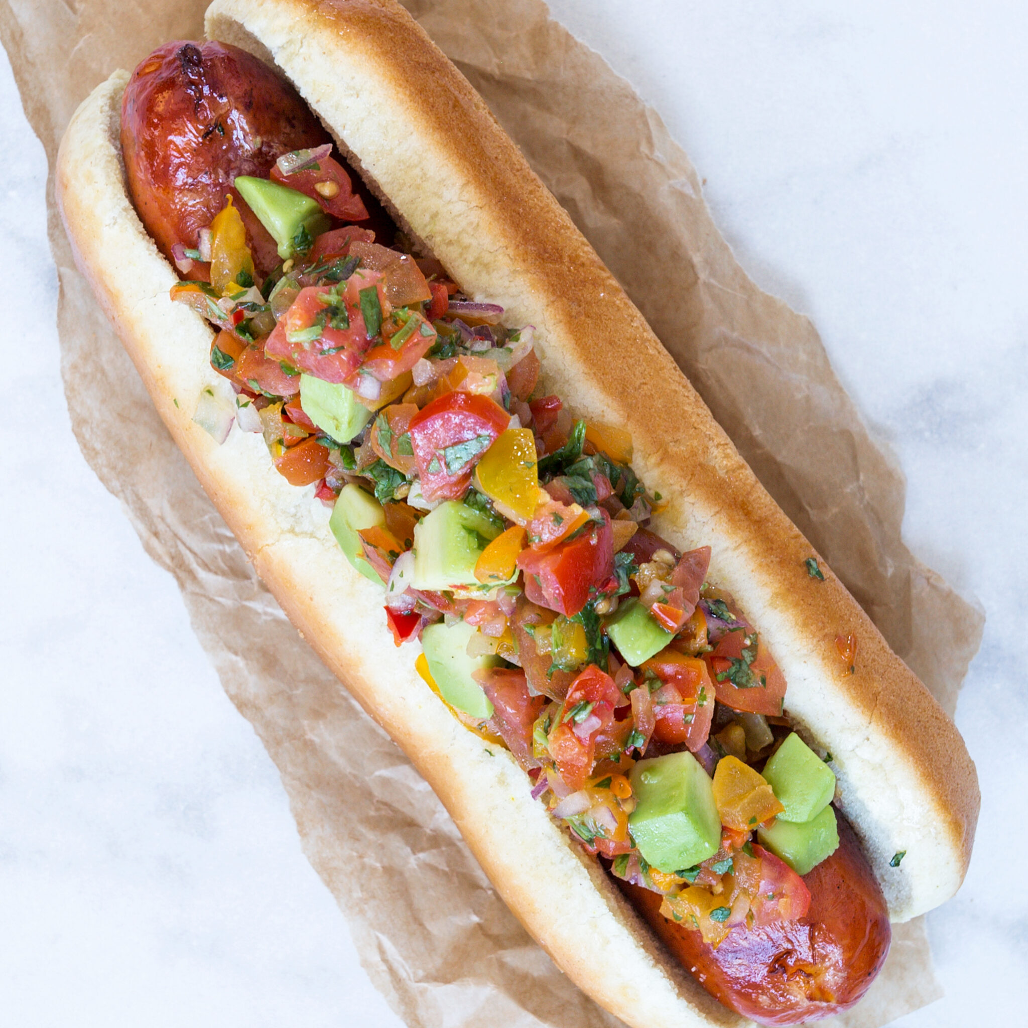 Chorizo i brioche med pico de gallo