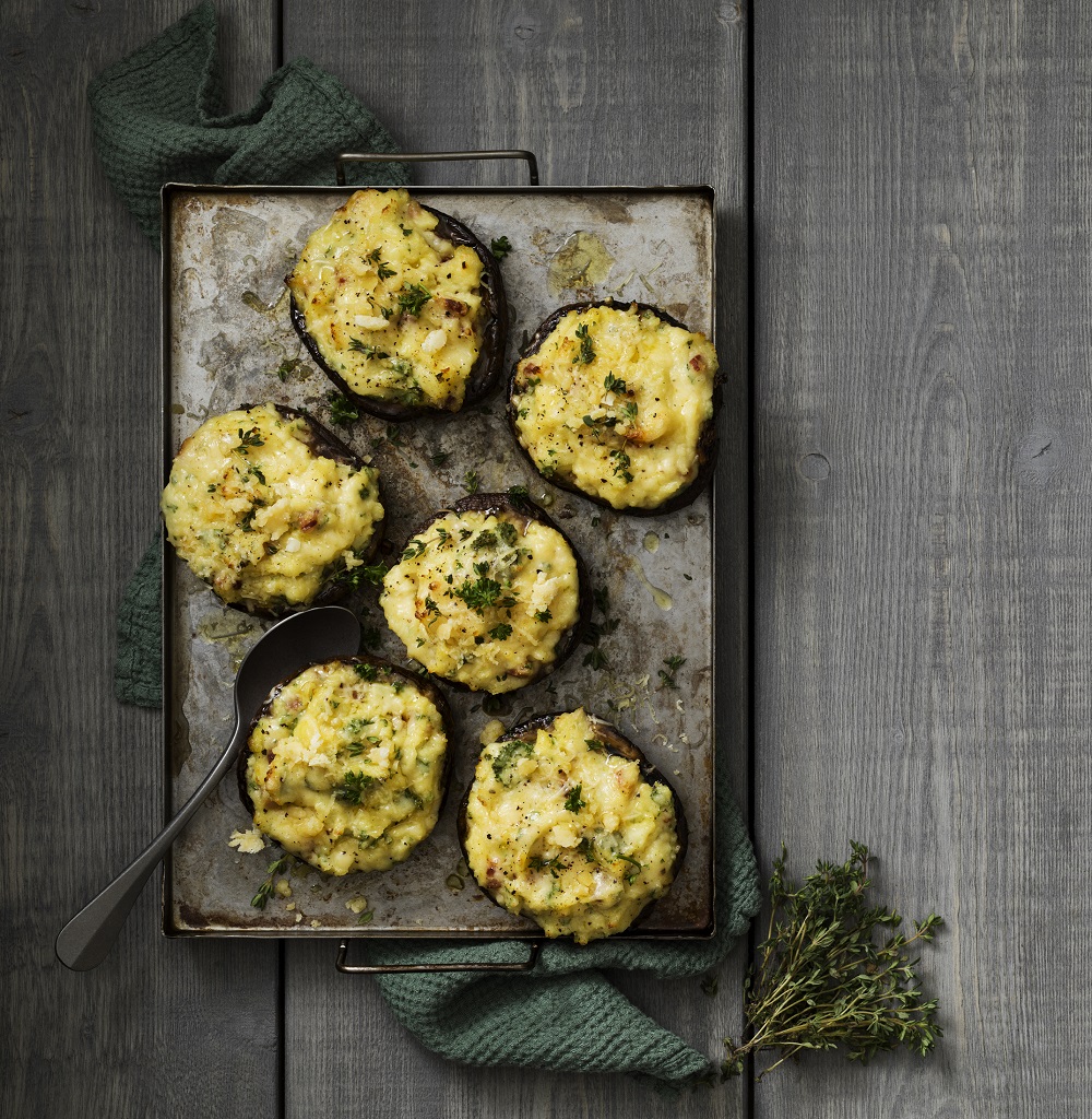 Ugnsbakad portabellosvamp med Västerbottensost och sidfläsk Tasteline