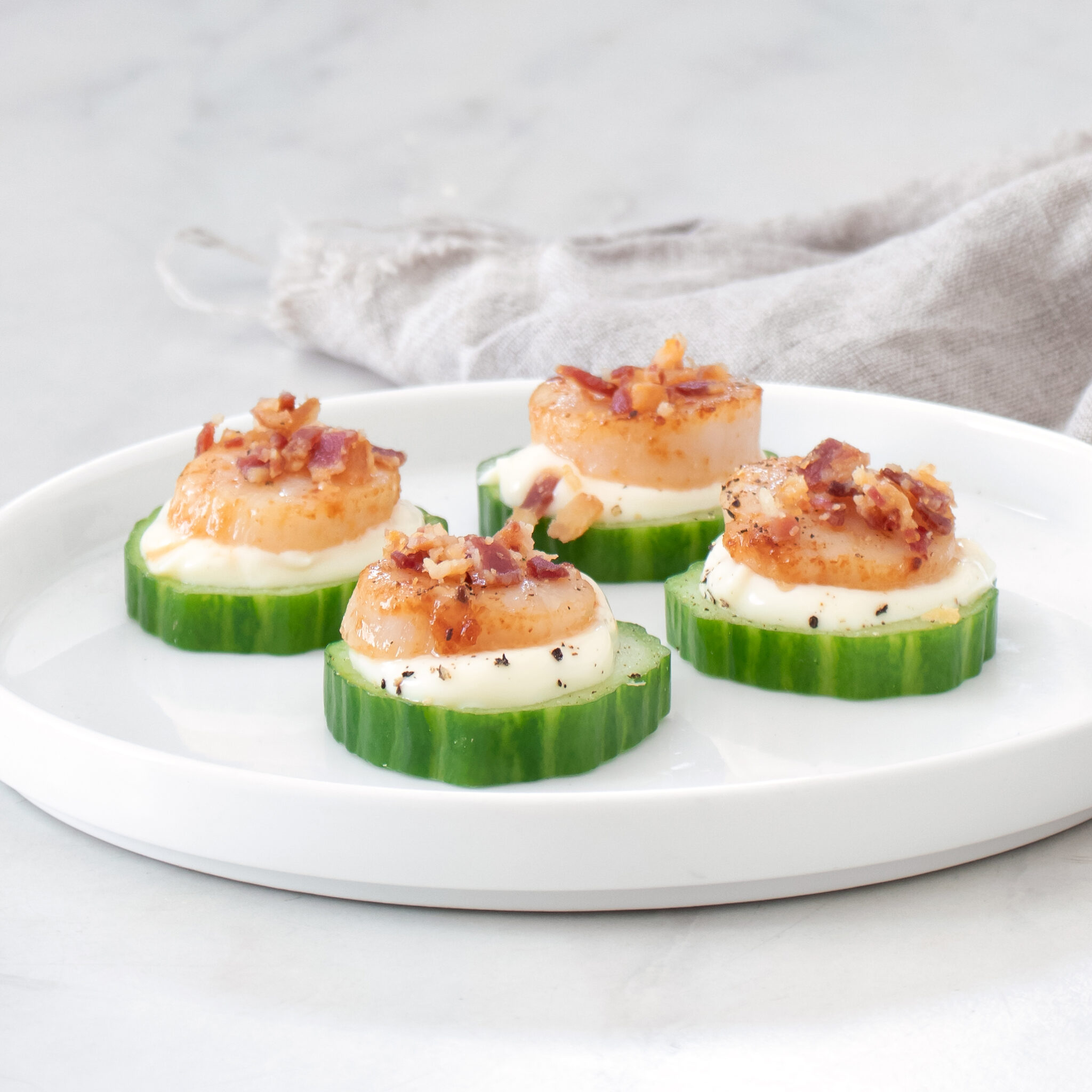 Gurksnittar med pilgrimsmusslor och tryffelmajonnäs