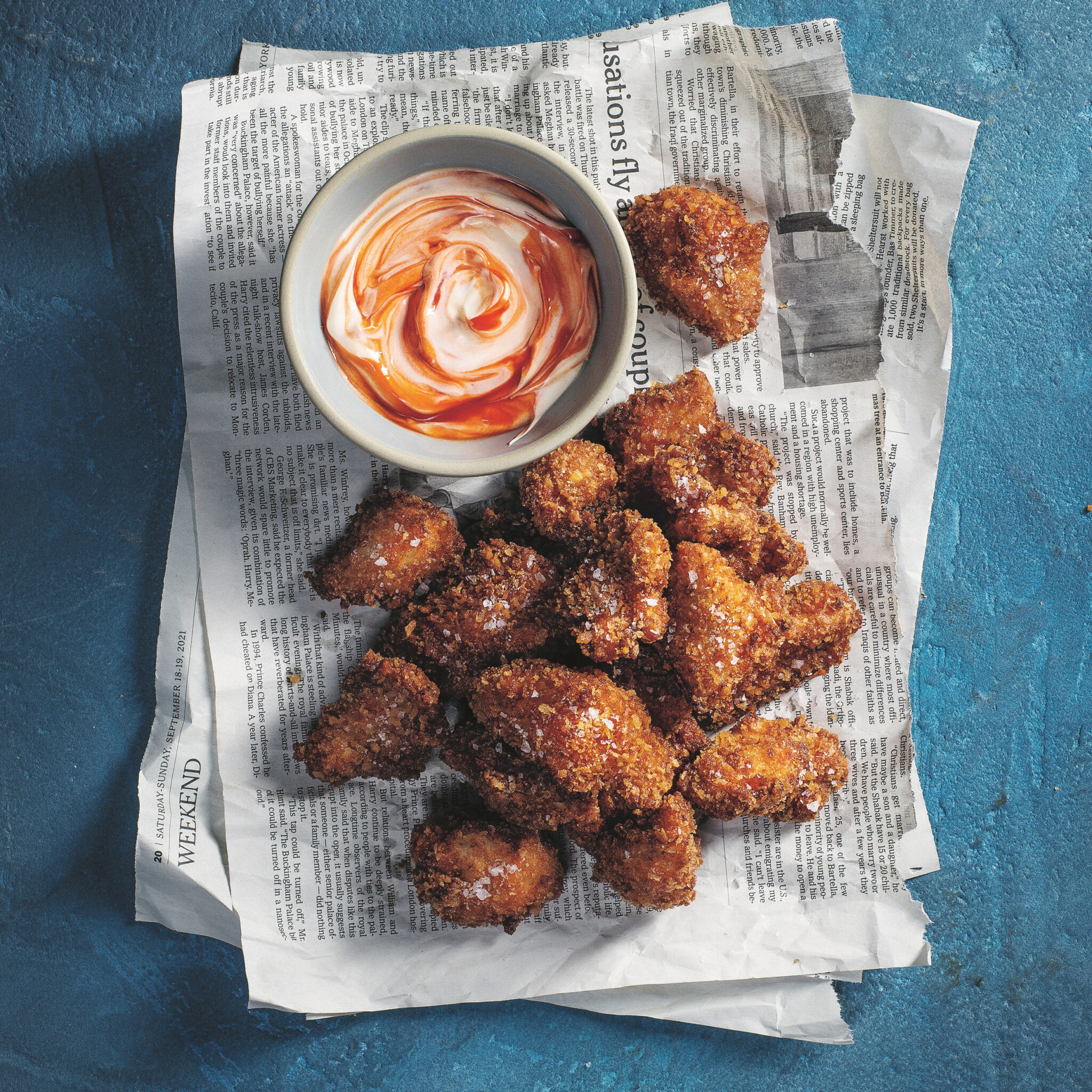 Spicy nuggets med sriracha-crème fraiche